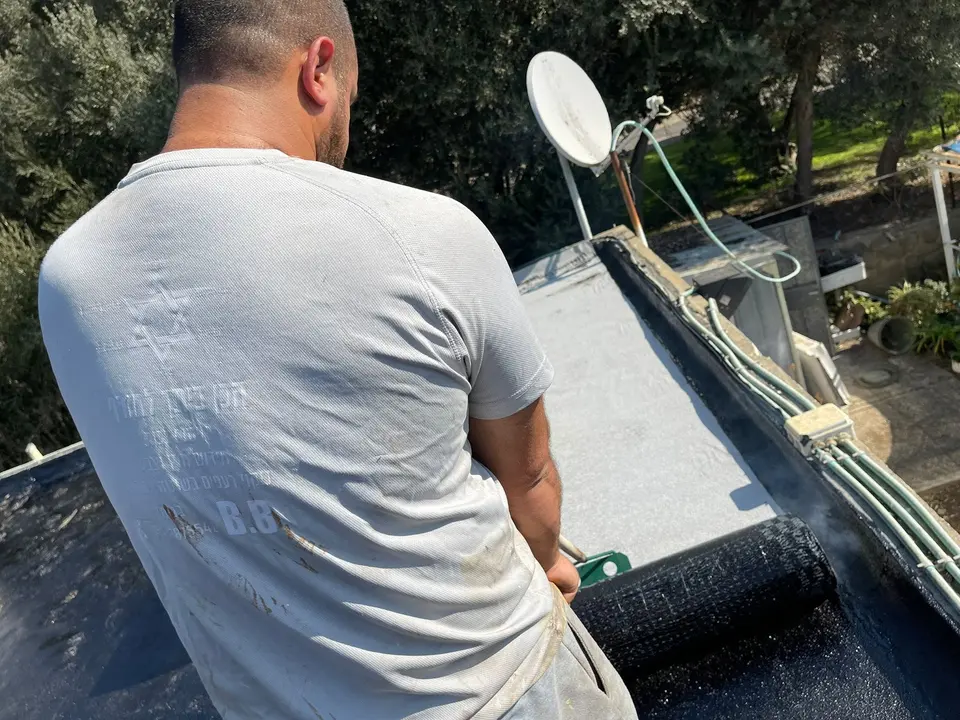 איטום גג שטוח ביריעות ביטומניות, עבודה של B.B איטום