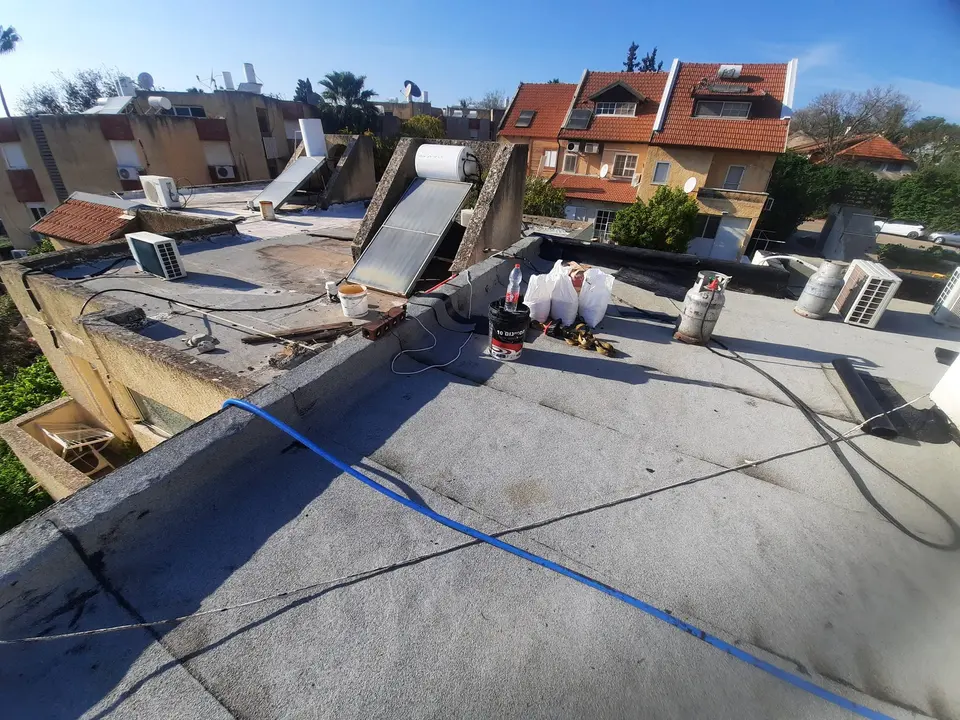 איטום גג שטוח ביריעות ביטומניות, עבודה של B.B איטום